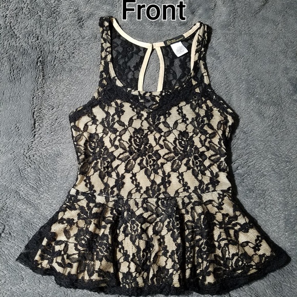 Ladies top - Picture 1 of 4